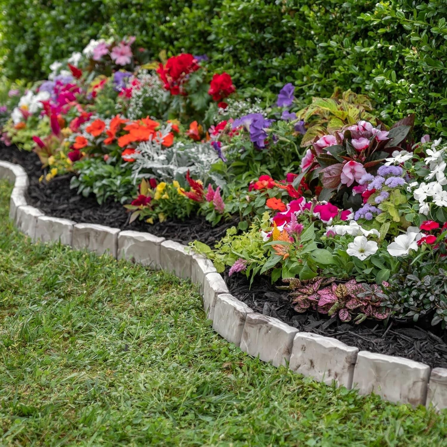 No-Dig Decorative Stone-Look Landscape Edging with Anchoring Spikes - 90 ft Kit