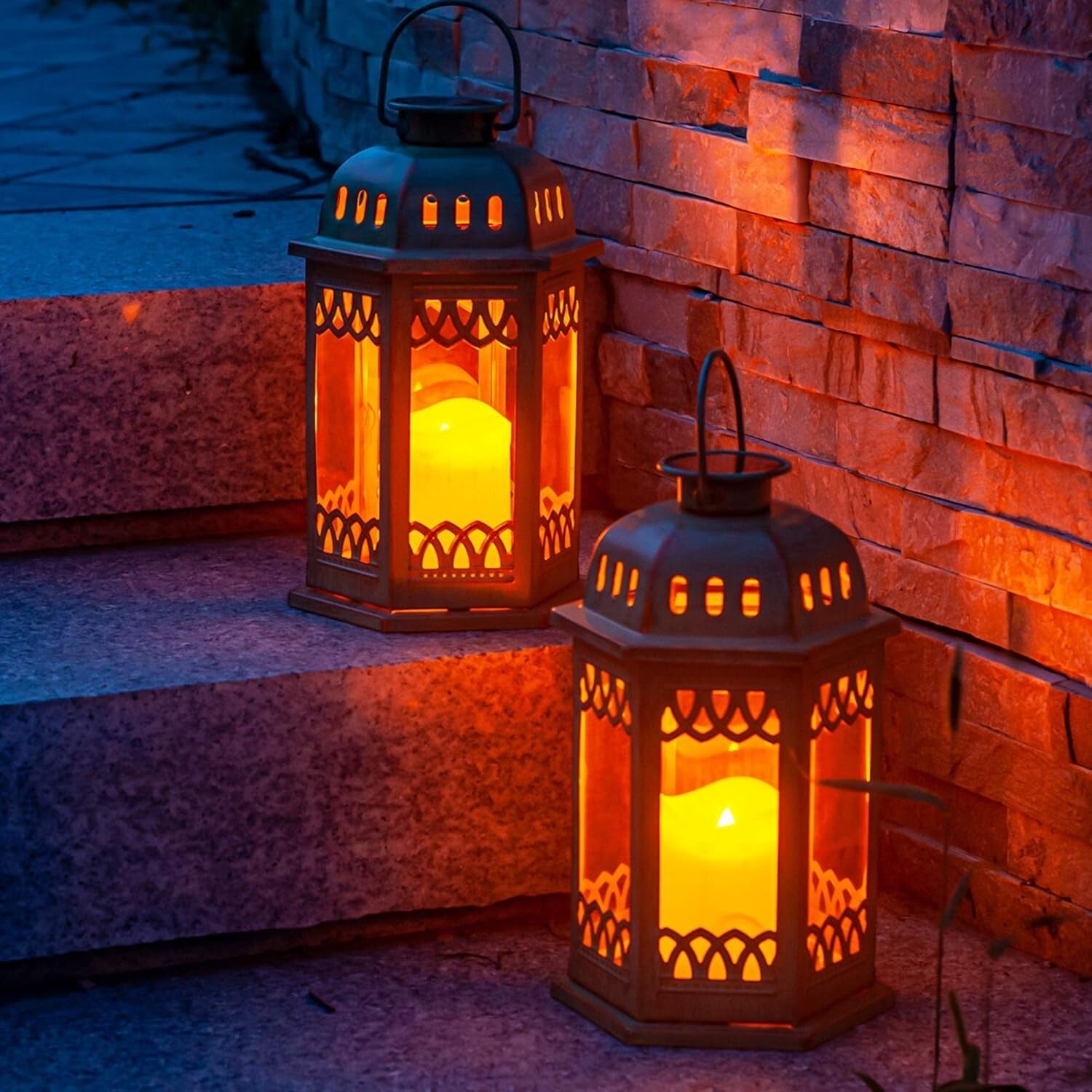 Elegant Antique Solar Lanterns 2-Pack with Flickering Candle LED - Waterproof
