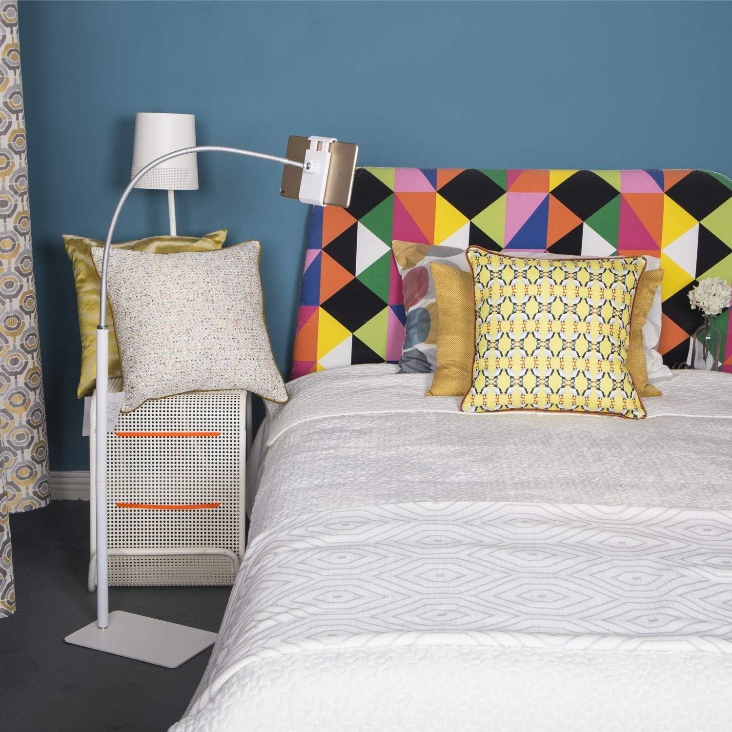 Elegant Adjustable Tablet Floor Stand with Flexible Gooseneck for 3.5"-10.6"