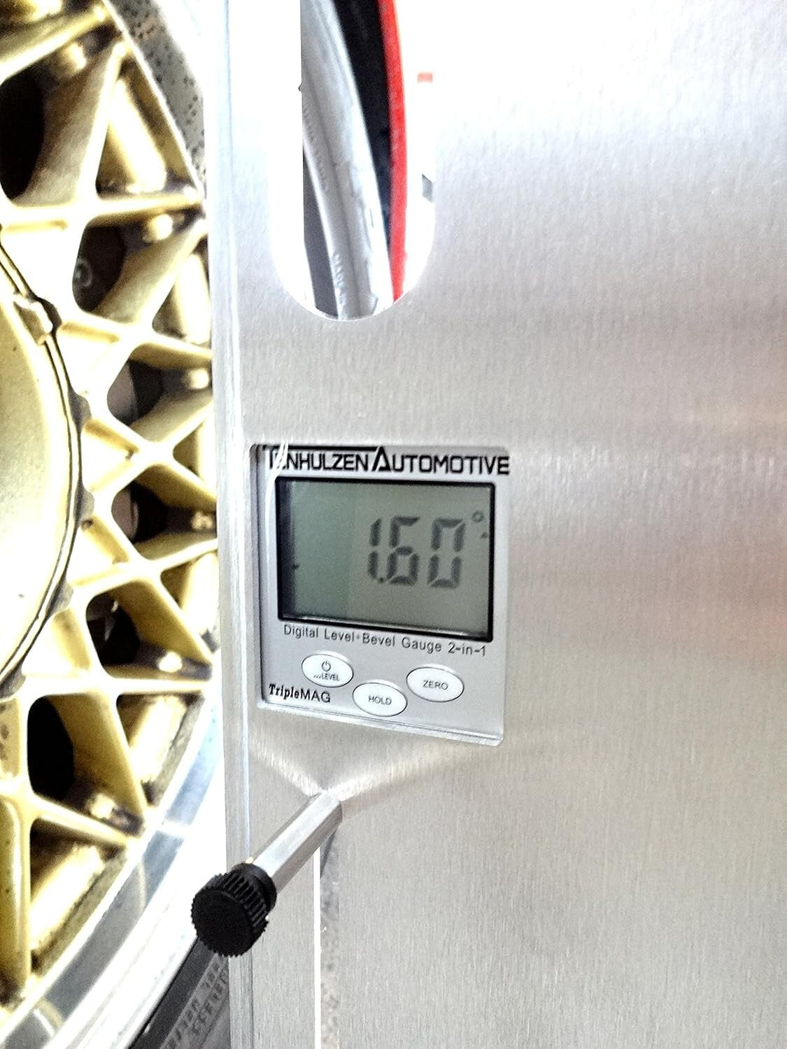 Dual-Wheel Alignment Tool with Built-in Turn Plates and High Resolution Measures