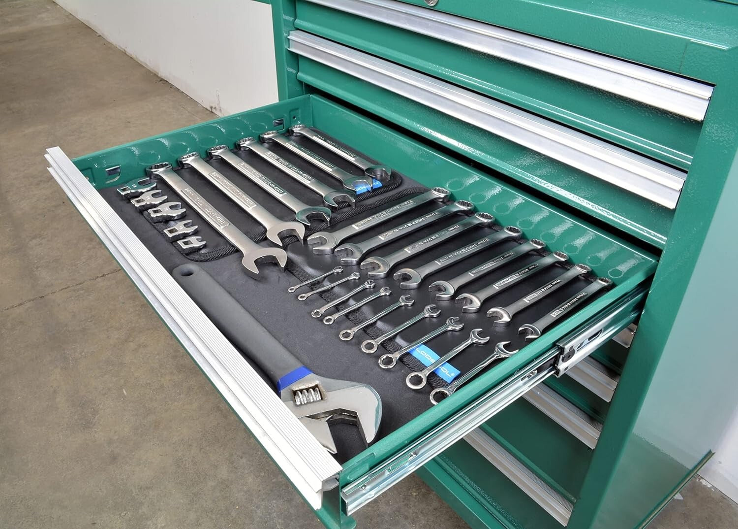 Flexible Magnetic Tool Holder 12.5"x9.5" - Ultimate Organizer for Mechanics