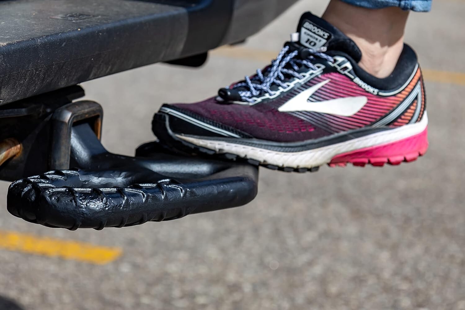 Durable Hitch Step with High Pull Force - Truck Accessory for Recovery Tasks