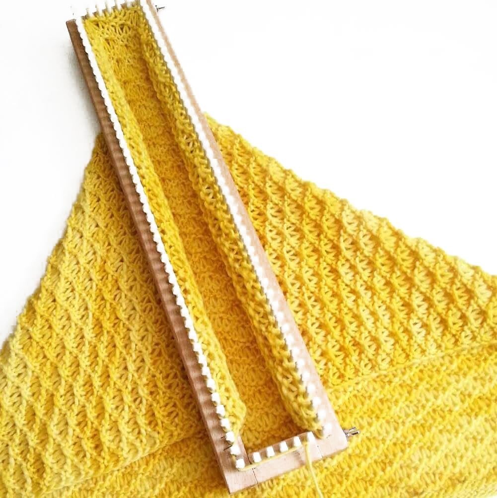 18" Multi-Purpose Knitting Loom Kit: 106 Pegs, Tool, and Instructions Included