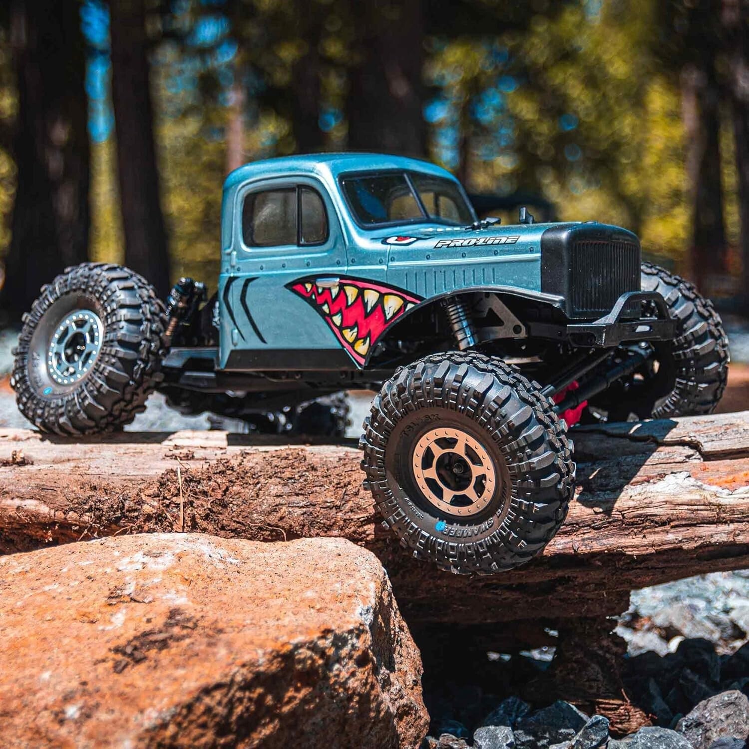 Lightweight 12.3" Crawler Body with Superior Approach Angle & Tire Clearance