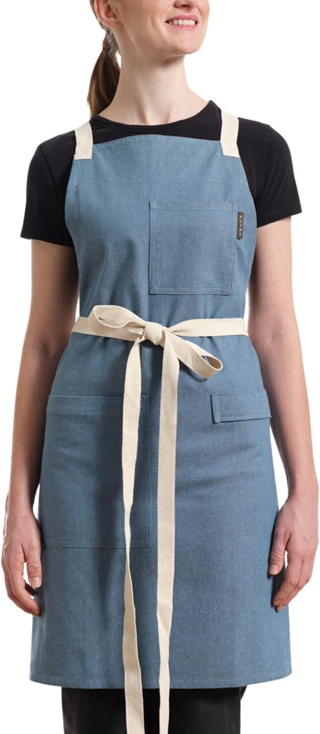 Versatile Cooking Apron with Pockets - Sustainable Design for Chefs & Creatives