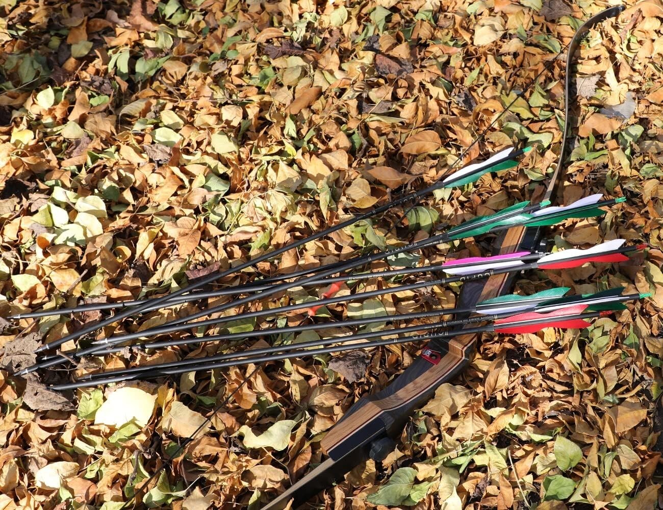 Archery Carbon Arrows 31.5" with Adjustable Nocks & Turkey Feathers - 12 Pack