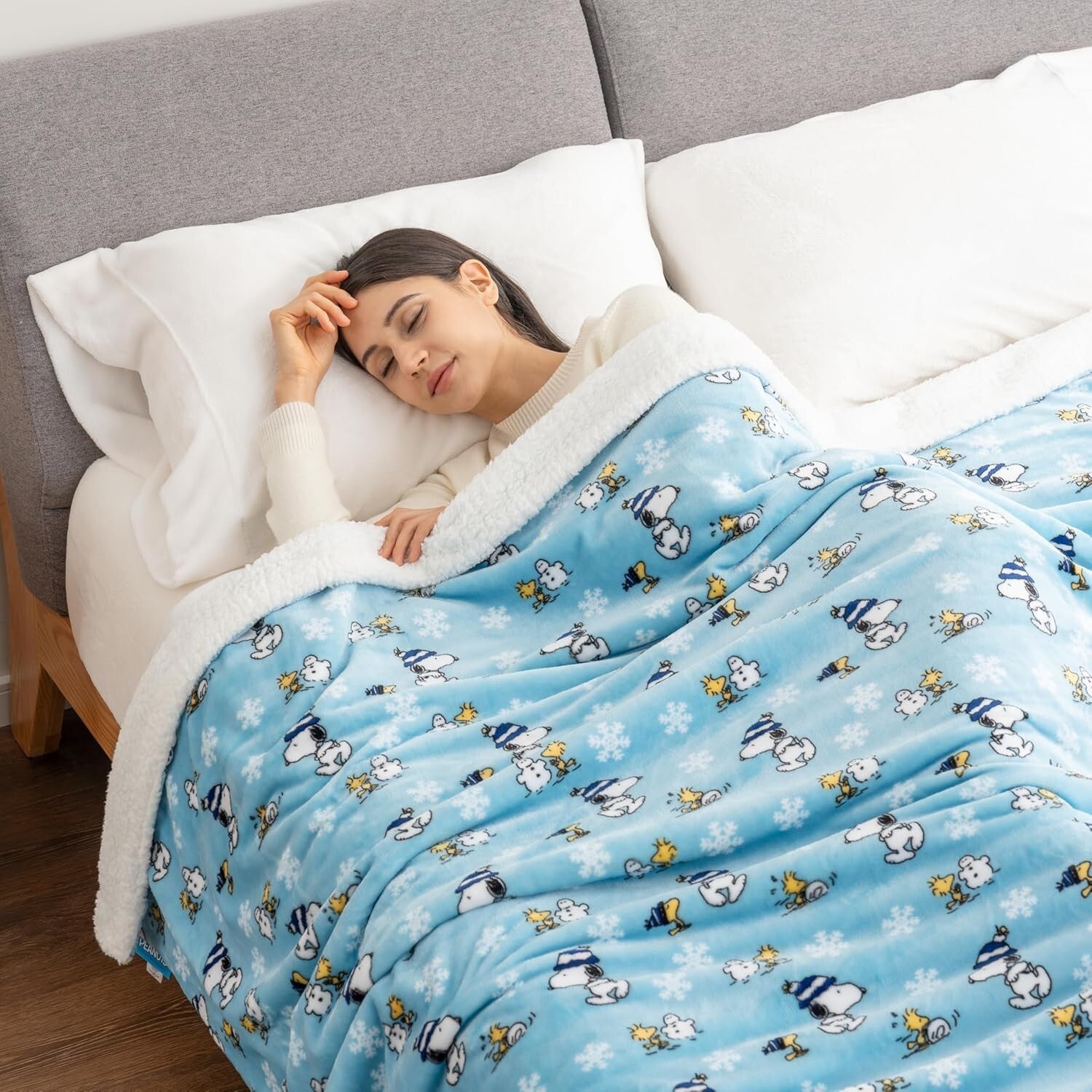 Heavyweight Snoopy & Woodstock Sherpa Blanket 90x90 - Cozy Travel Companion