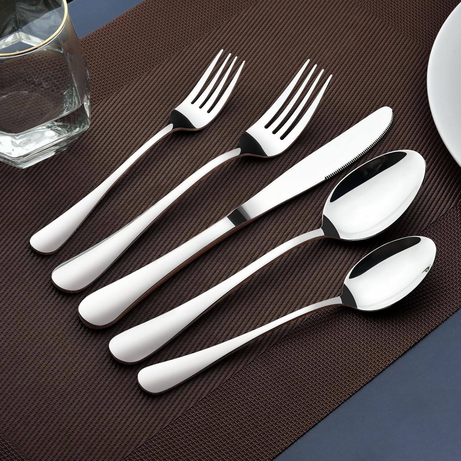 Modern 40-Piece Silverware Set for 8 - Perfect Gift for Weddings & Housewarmings