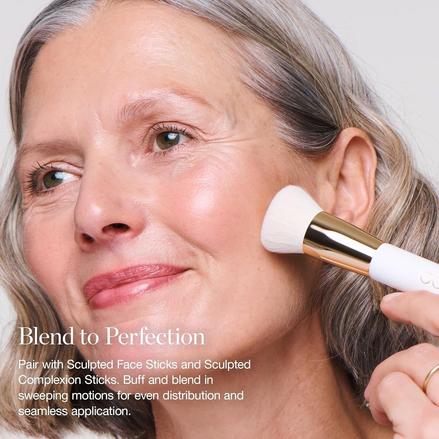 Sustainable Wooden Handle Makeup Brush - Flawless Foundation Application