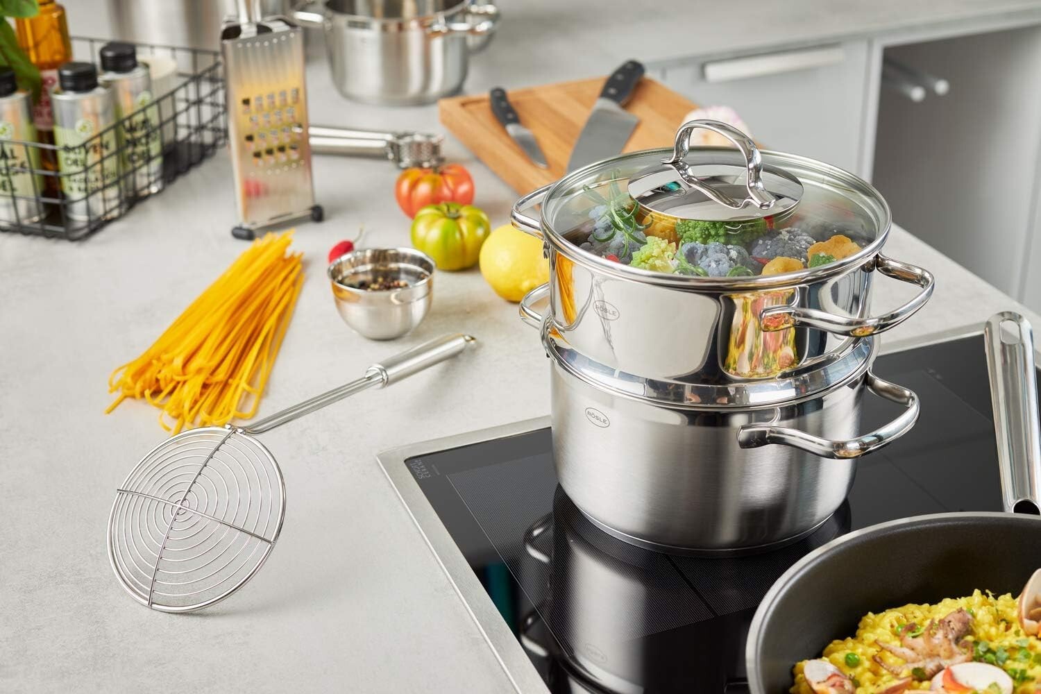 Durable 18/10 Stainless Steel Skimmer with Large Mesh for Efficient Straining