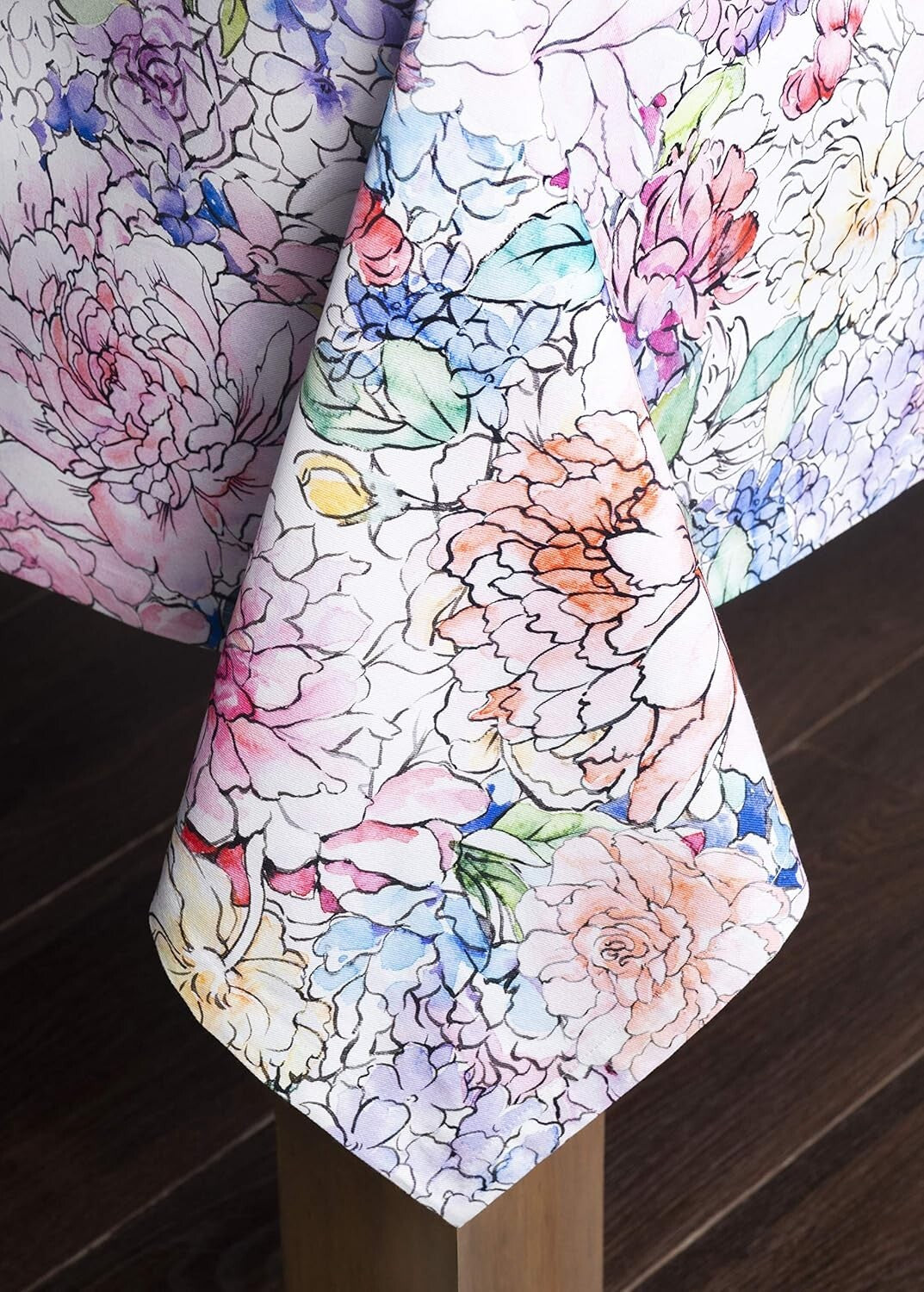 60x90 Rectangular Floral Love Tablecloth - Machine Washable Cotton Elegance