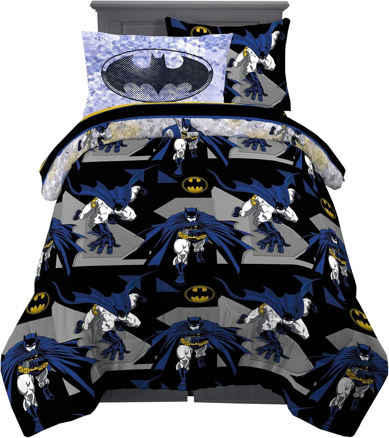 5 Piece Batman Microfiber Twin Bedding Set - Cozy Sheets and Comforter for Kids