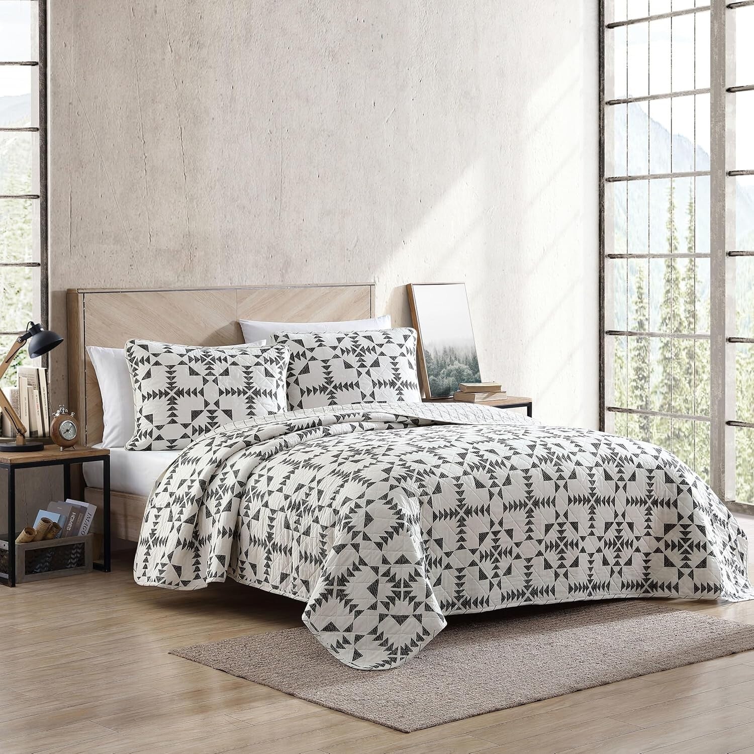 Stylish Arrowhead Charcoal King Quilt with Two Shams - Breathable Cotton Comfort