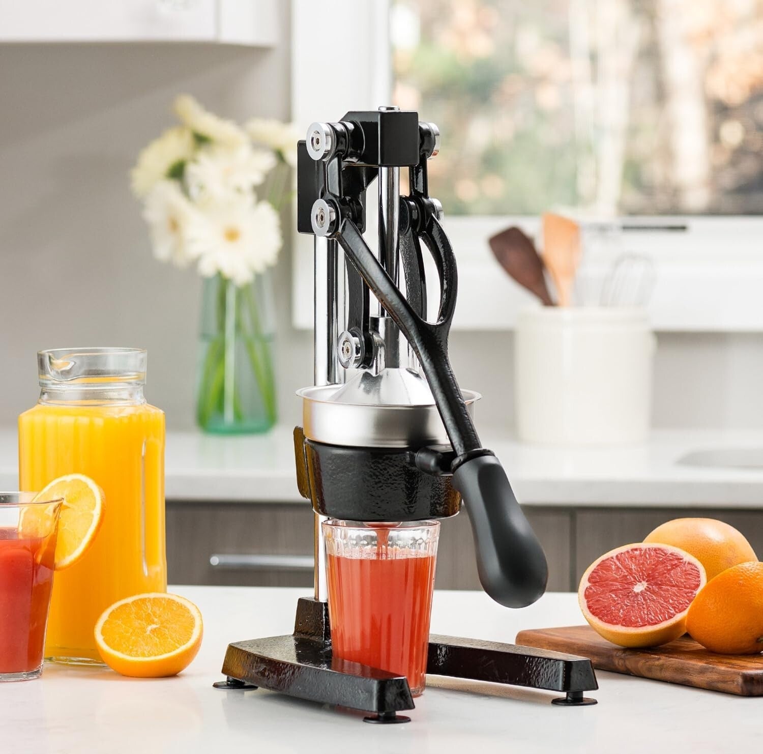 Cast Iron Citrus Juicer with Non-Skid Base - Ideal for Home and Commercial Use