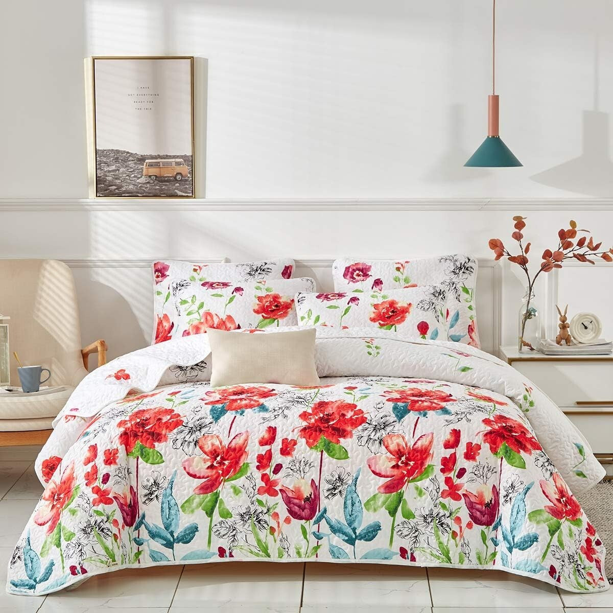 Elegant 3-Piece King Floral Quilt Set - Soft Reversible Coverlet for All Seasons