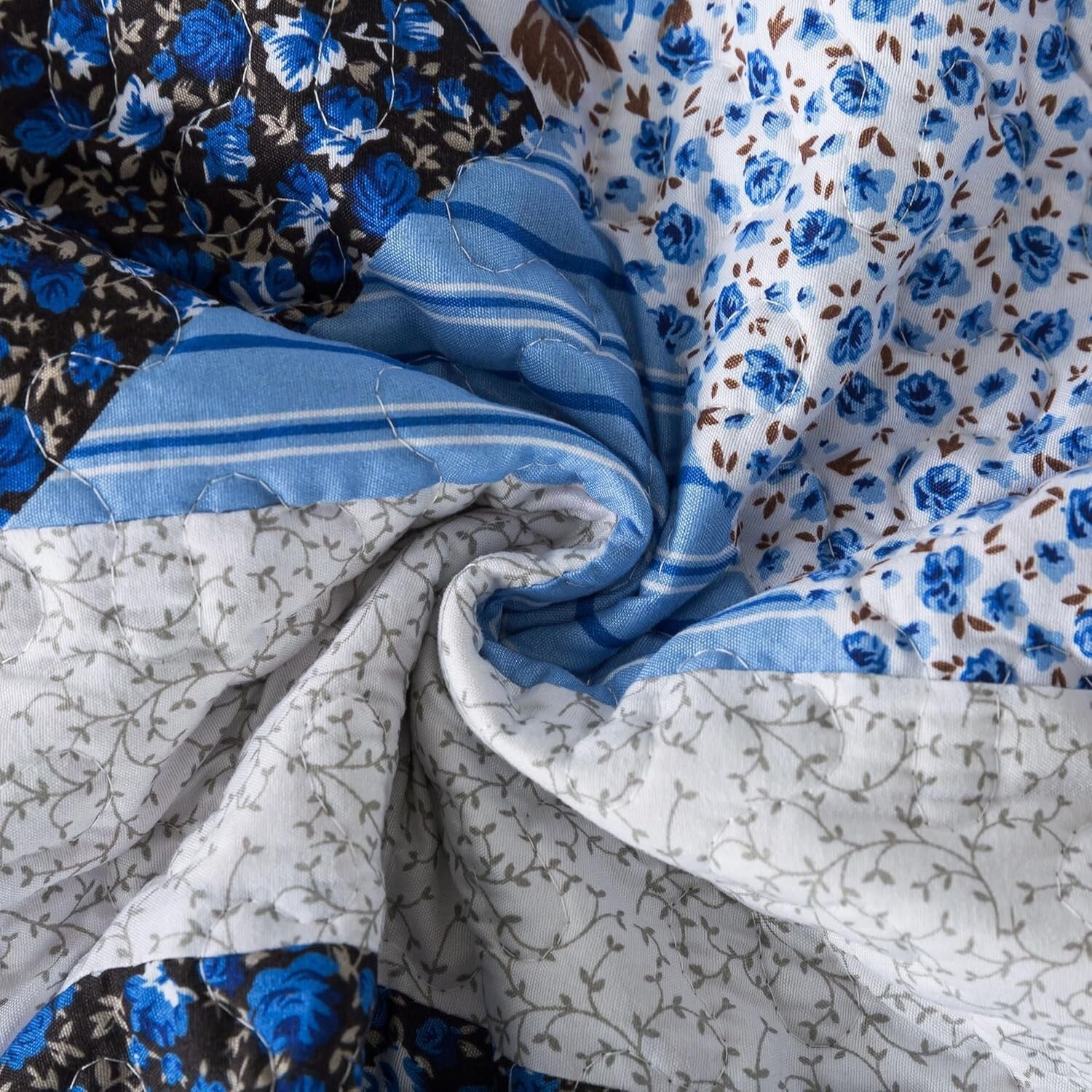 California King Quilt Set 120x120 - Rustic Winter Floral, 3-Pc Oversized Bedding