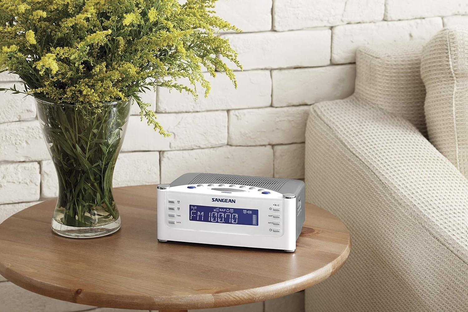 Precision Atomic Clock with Dual Alarm & FM-AM Radio in Classic Silver Finish