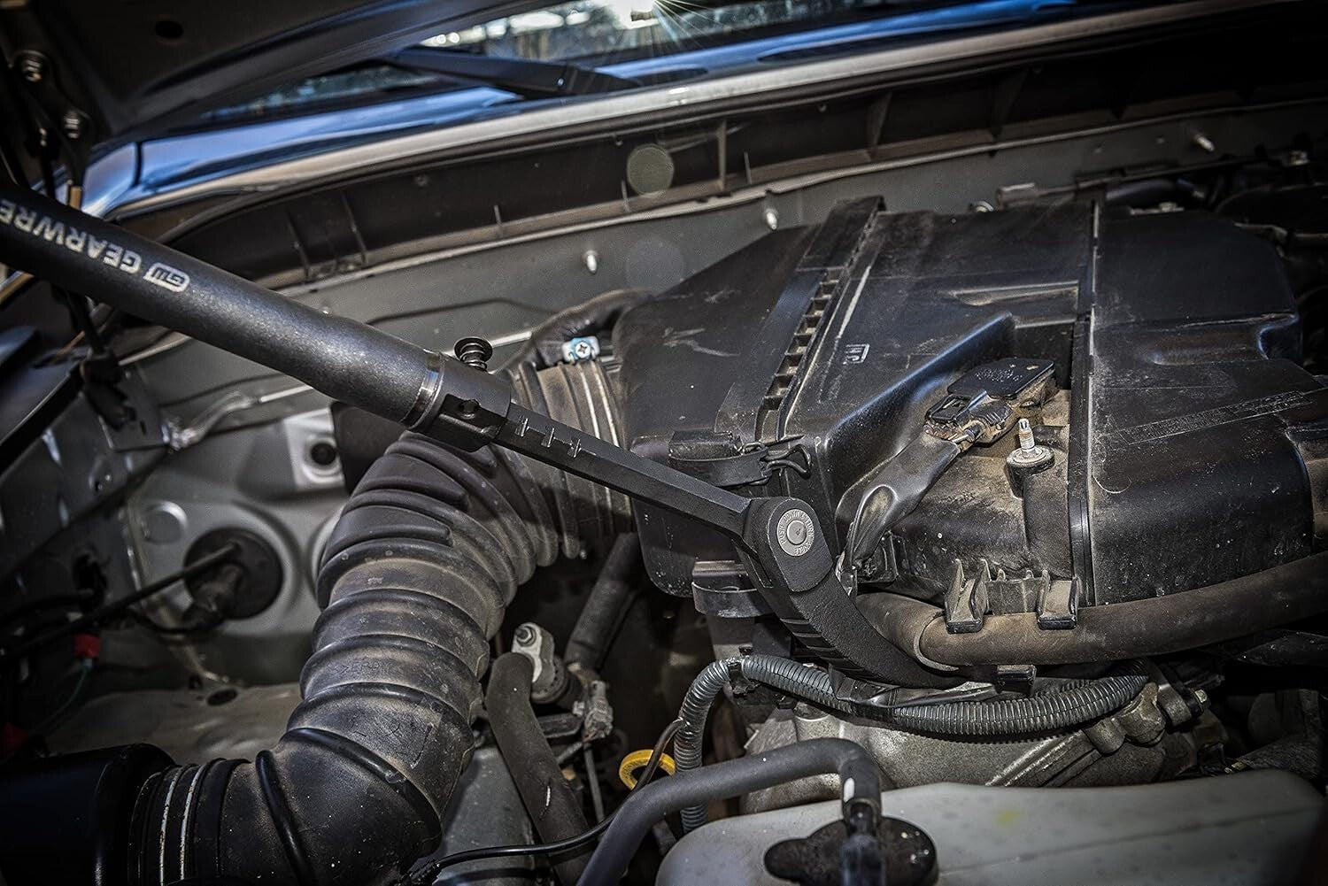 29-48" Extendable Indexing Pry Bar with 14 Locking Positions for Professionals