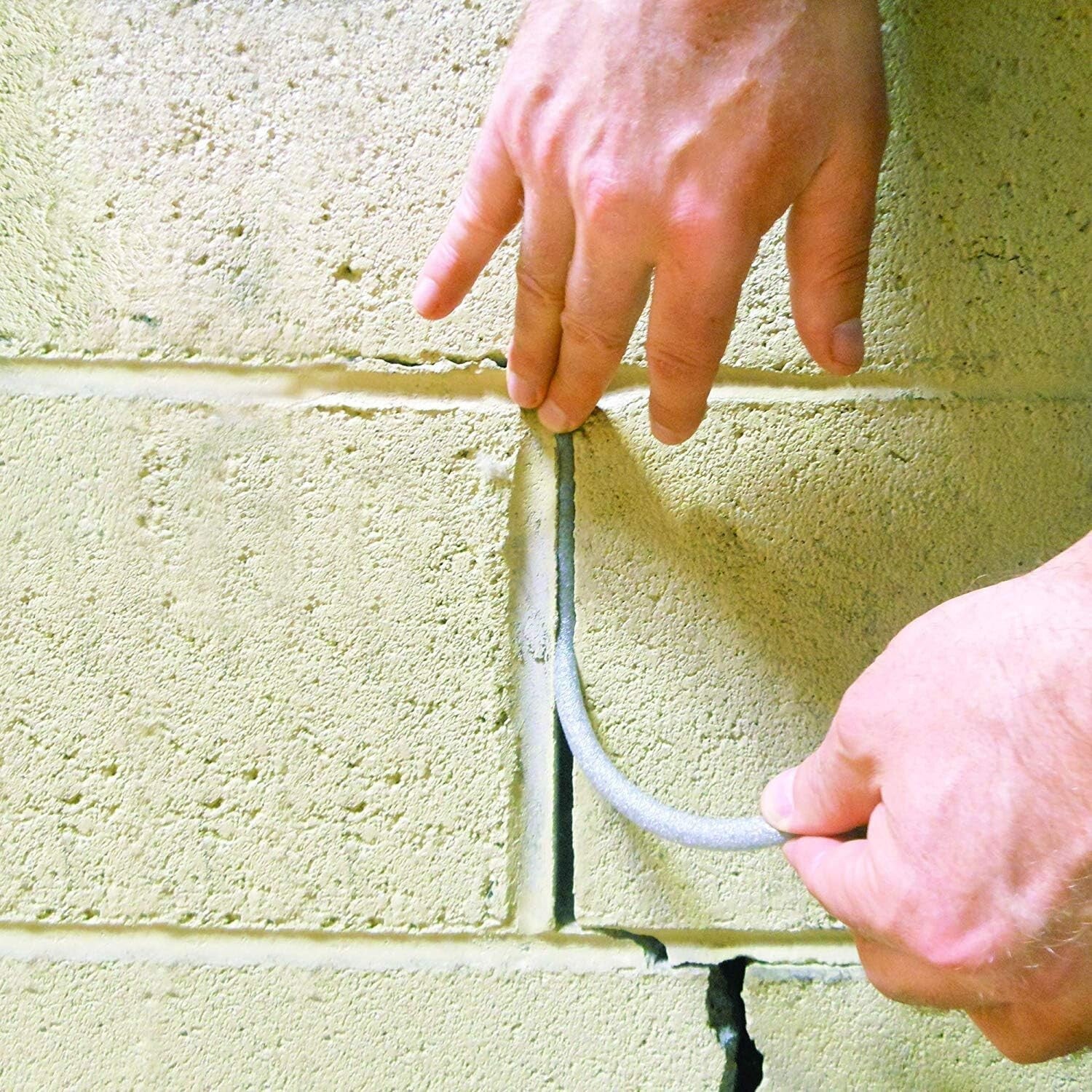 Durable 350-Ft Grey Polyurethane Foam Caulk Saver - Waterproof Moisture Barrier