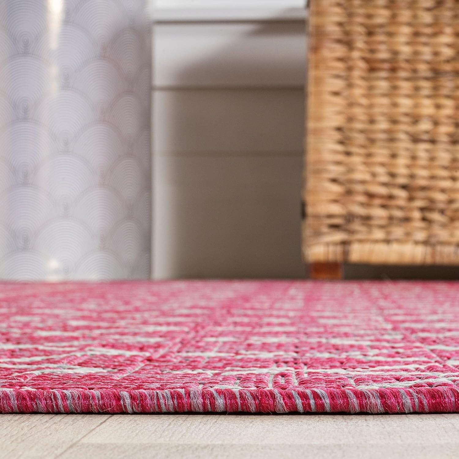 Stylish Fuchsia/Gray Outdoor Rug – 4x6 Low Pile, Stain Resistant & Pet Friendly