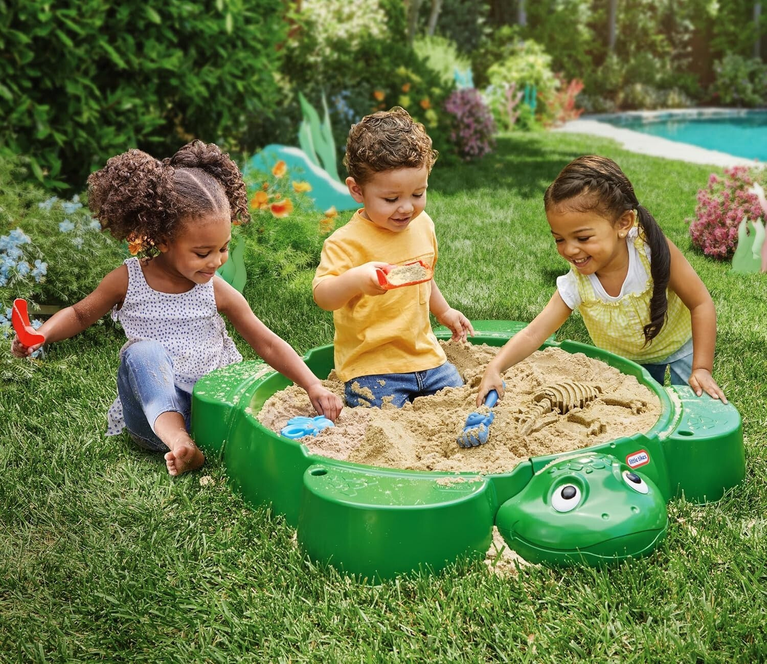 Outdoor Turtle Sandbox with 4 Built-in Seats - Perfect for Imaginative Play