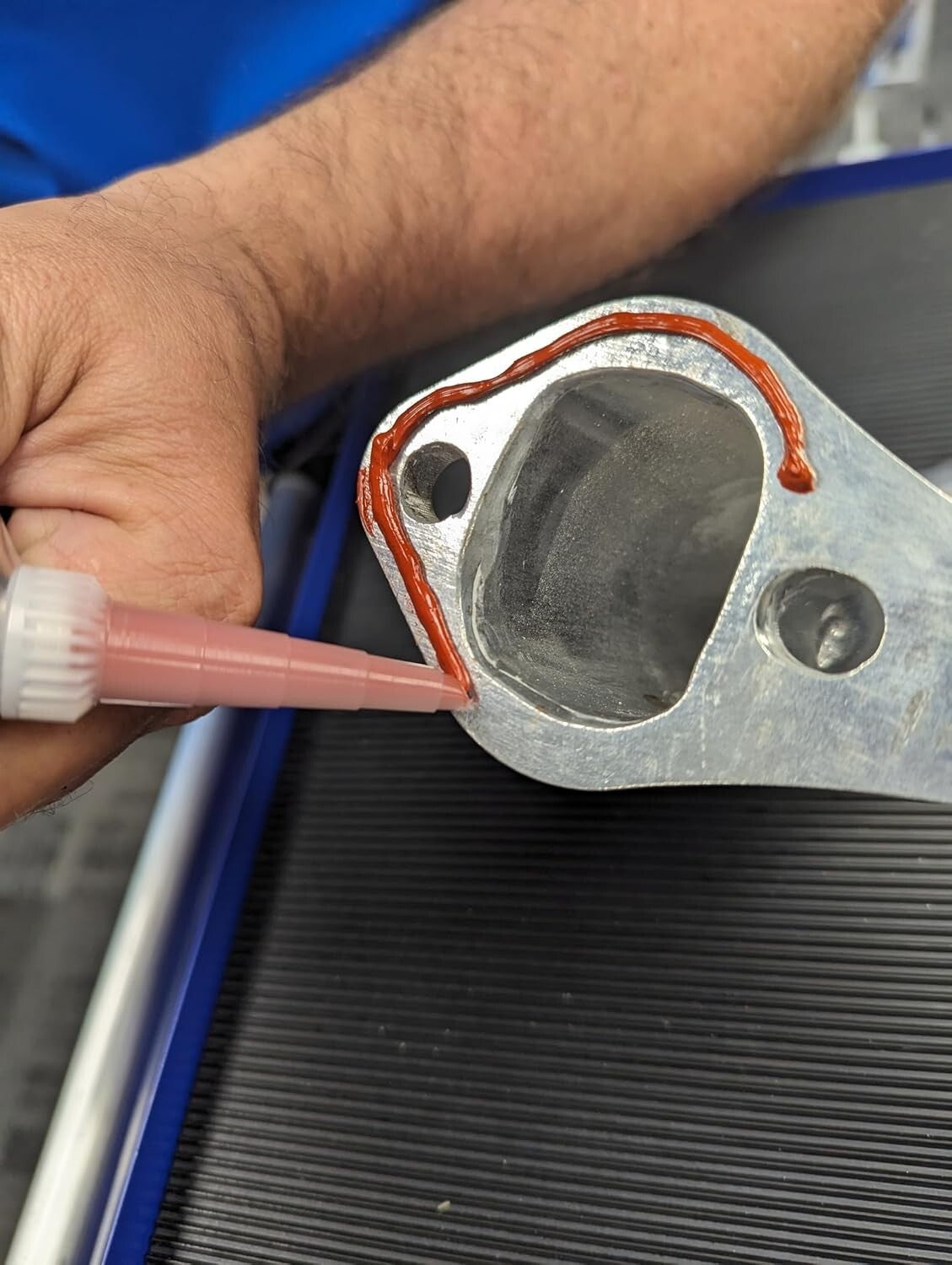 Anaerobic Gasket Maker Pack of 6 - Solvent-Resistant Seal for Emergency Repairs