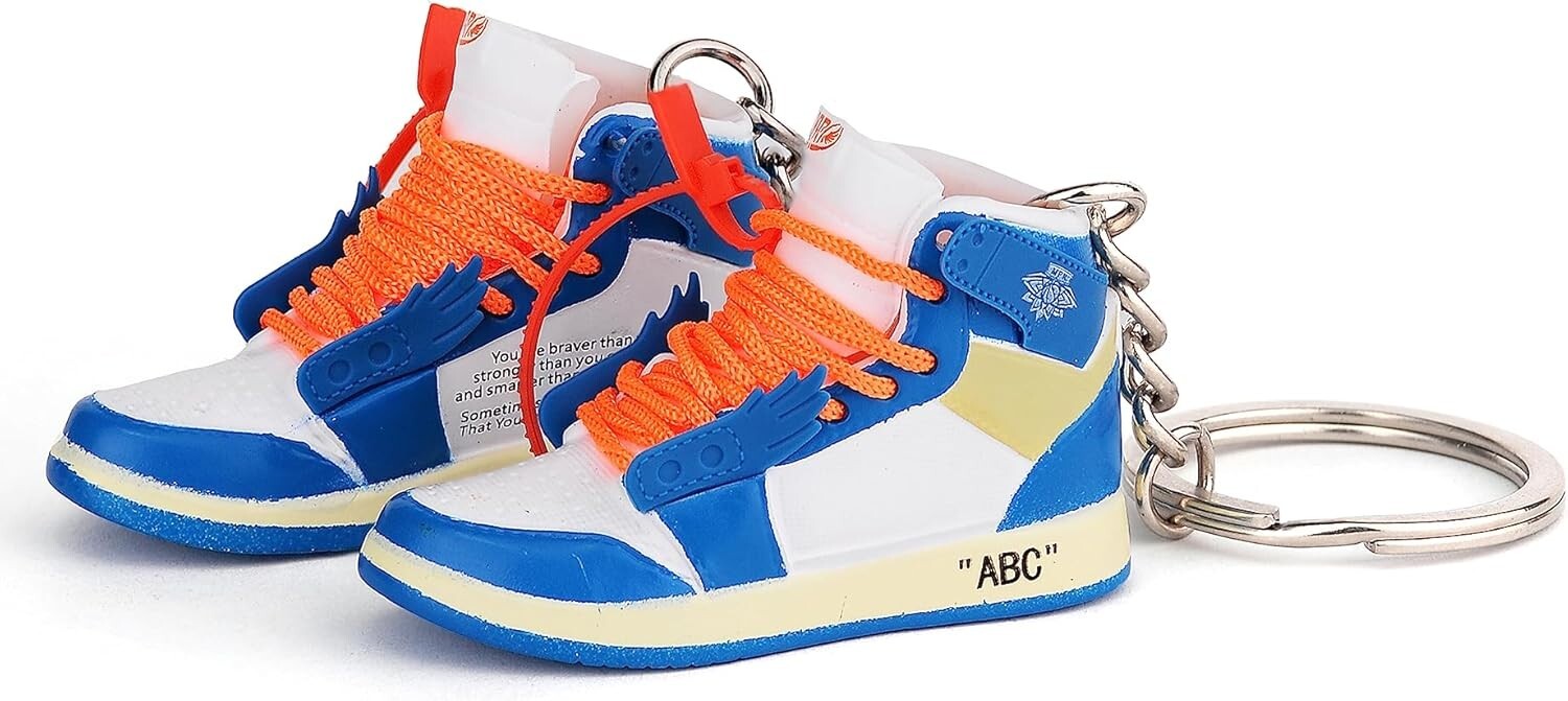 3D Mini Sneaker Keychain - Realistic Gift for Sneaker Lovers and Trendsetters