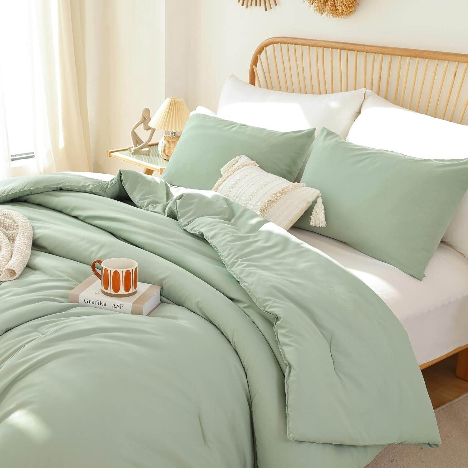Lightweight Super King Plus Comforter 128x120 - 3 Piece Sage Green Bedding Set