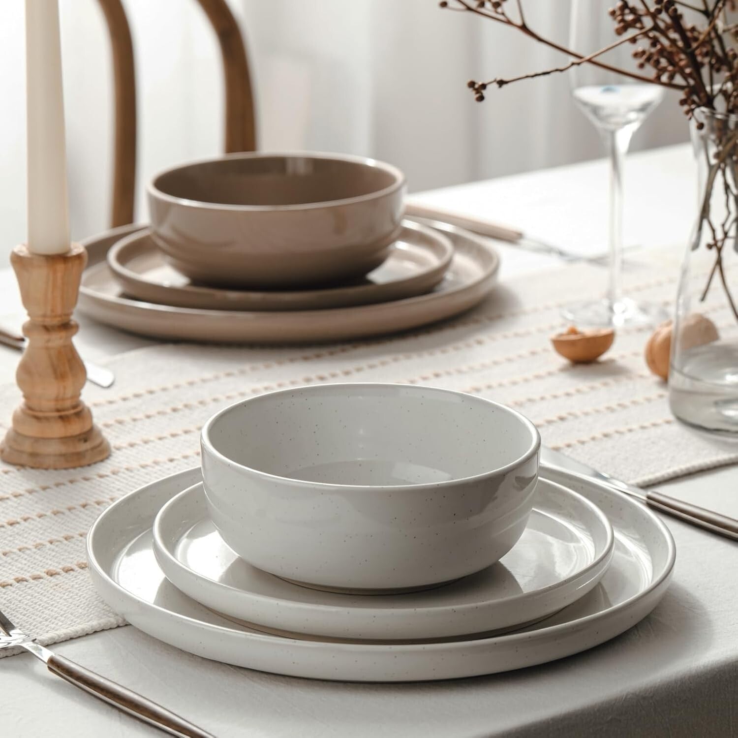 Elegant 12-Piece Dinnerware Set - Including Plates and Bowls for Festive Meals