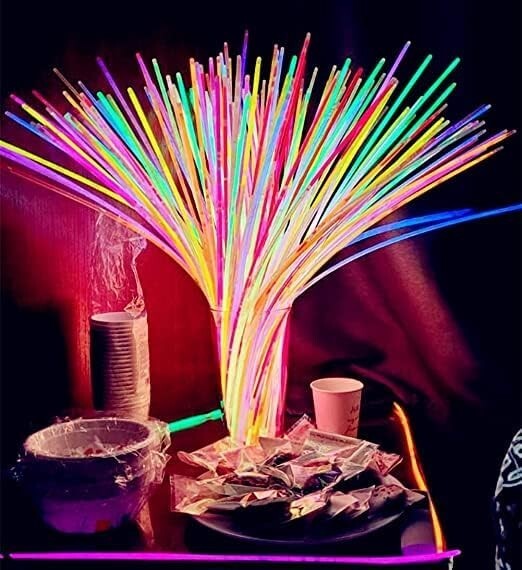 Long-Lasting Waterproof Glow Necklaces - 100ct for Festivities & Raves