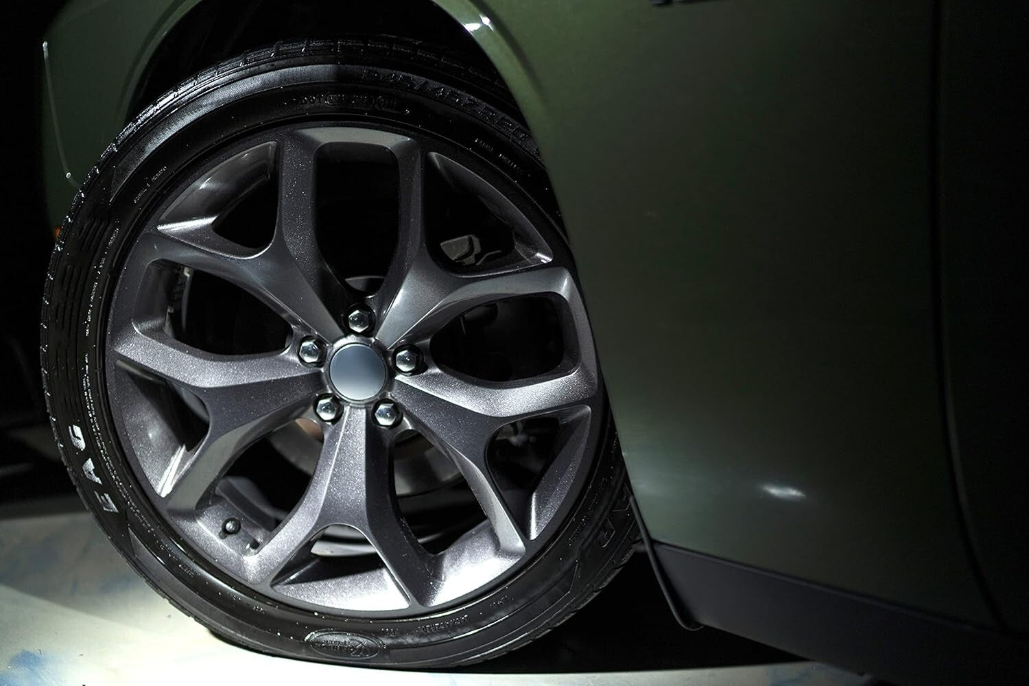 Enhanced Tire Appearance with Blazing Wet Shine - Long-Lasting Formula, 6 Pack