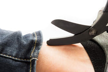 Load image into Gallery viewer, Hardened 7.5” Trauma Shears with Black Titanium Finish for Medical Professionals