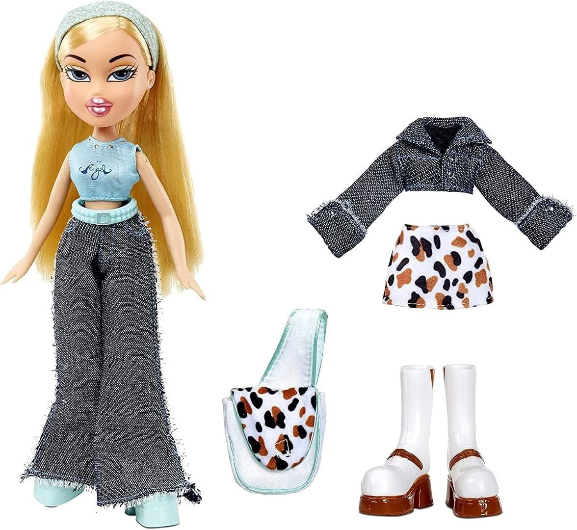 Limited Edition 20 Yearz Cloe Doll with Holographic Poster & Fashion Outfits