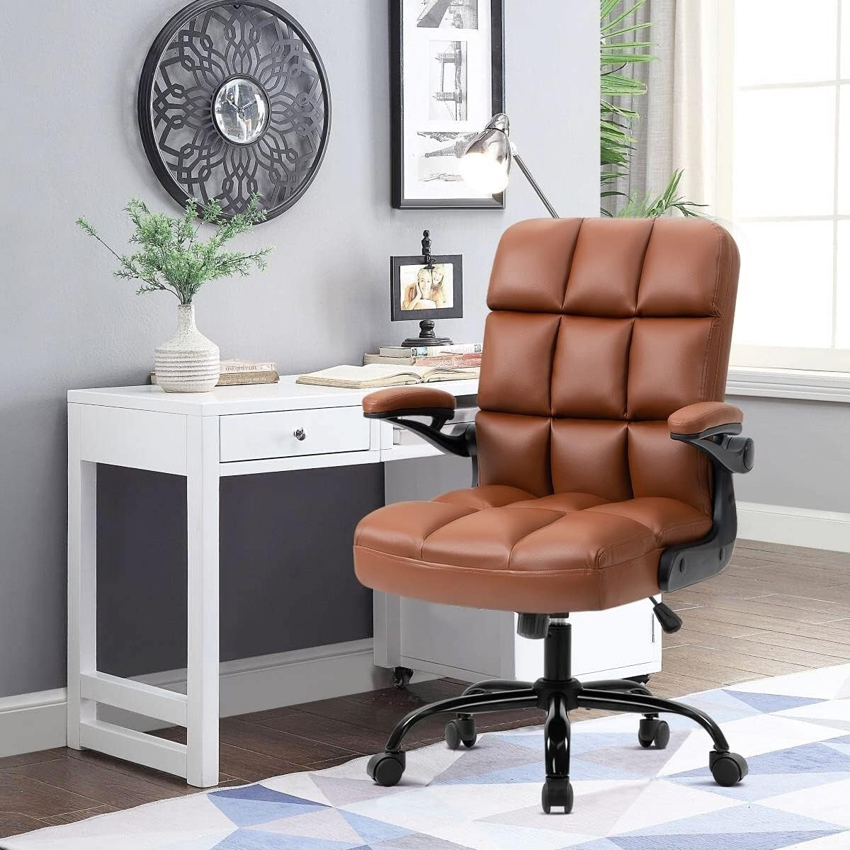Ergonomic Rolling Swivel Desk Chair with Leather Finish for Modern Home Offices
