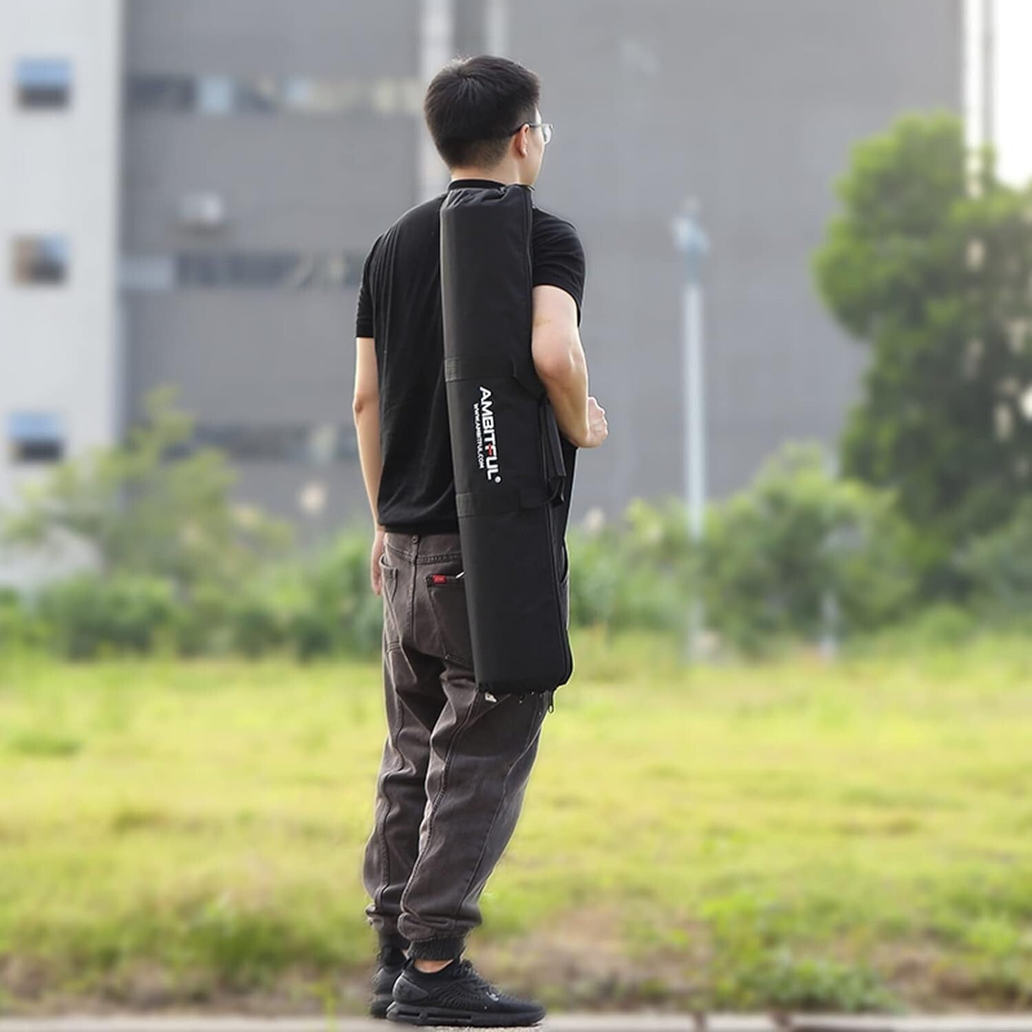 Heavy-Duty Nylon Tripod Bag with Quick-Release Buckle for Secure Carrying