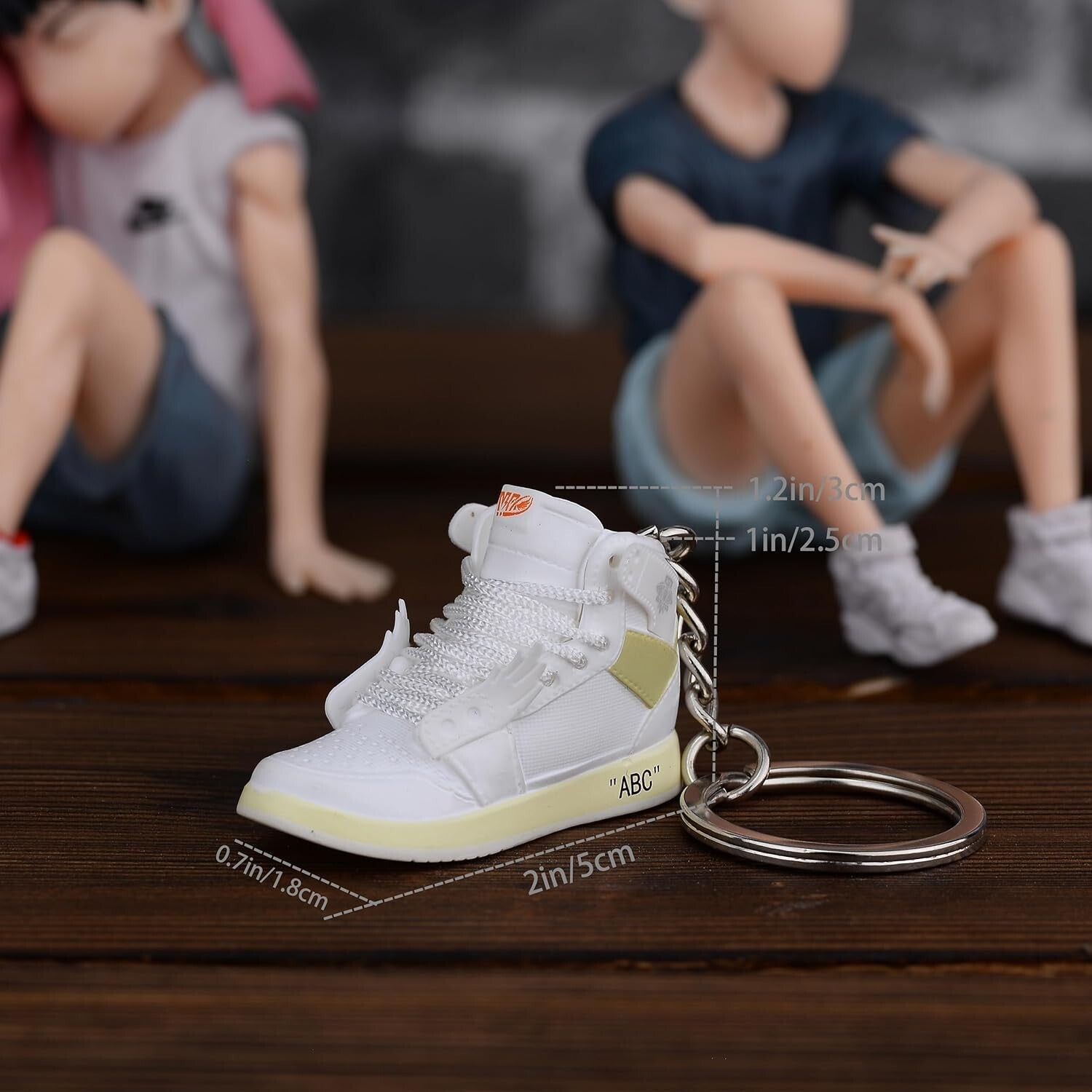 3D Mini Sneaker Keychain - Realistic Gift for Sneaker Lovers and Trendsetters