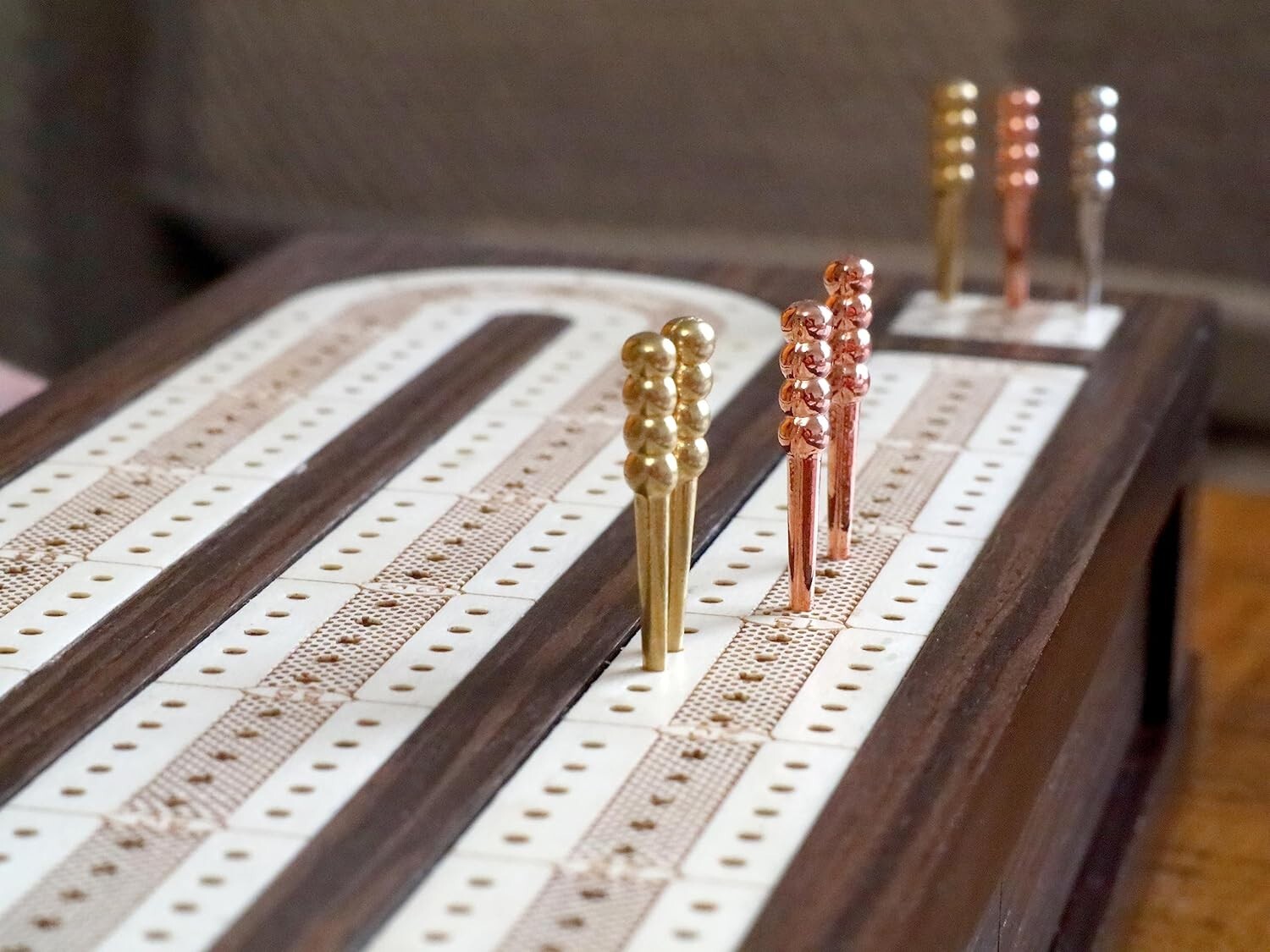 Elegant Cribbage Board Game Set with Integrated Card Storage & Compact Design