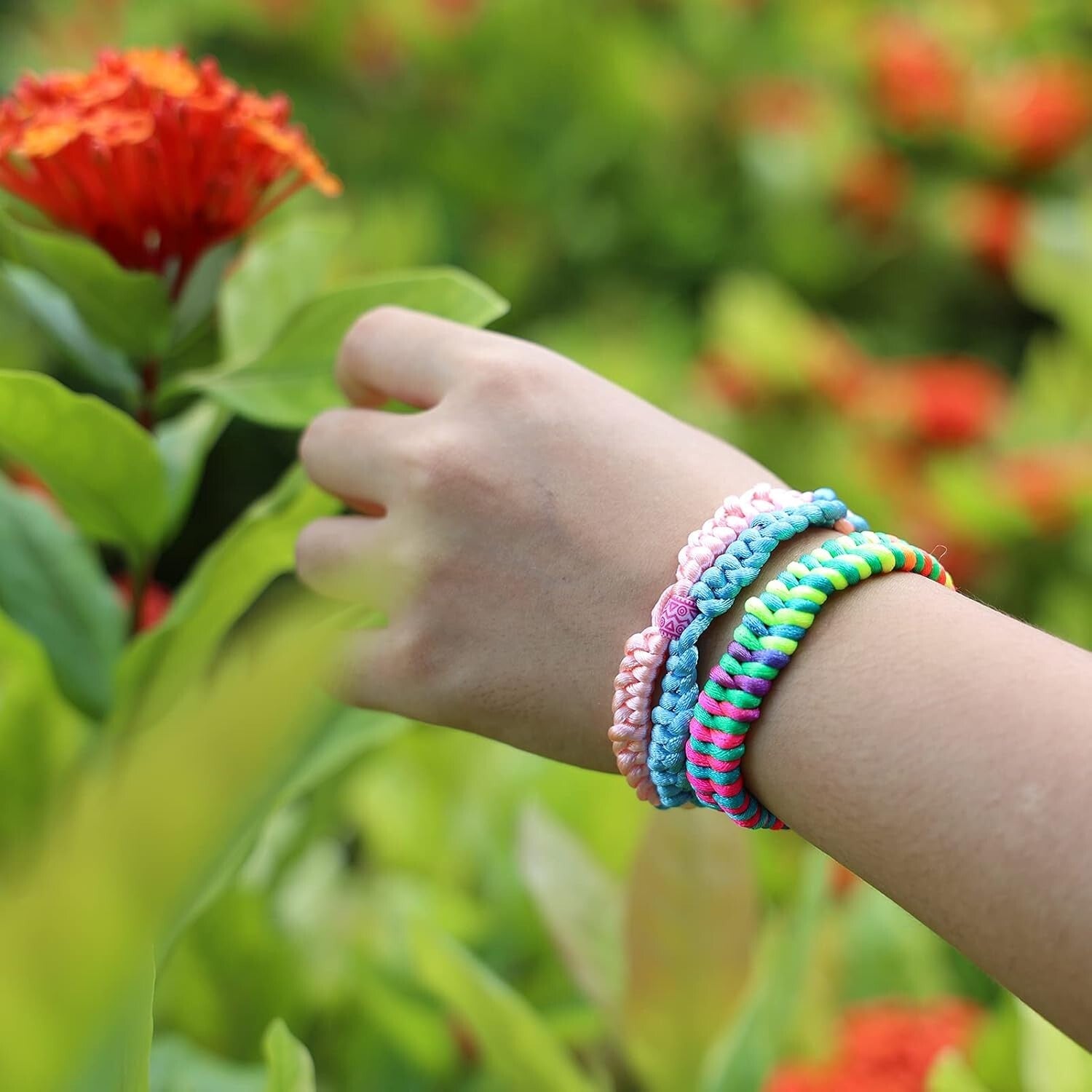 All-in-One Bracelet Making Kit for Kids - Perfect Creative Gift for Ages 8-12