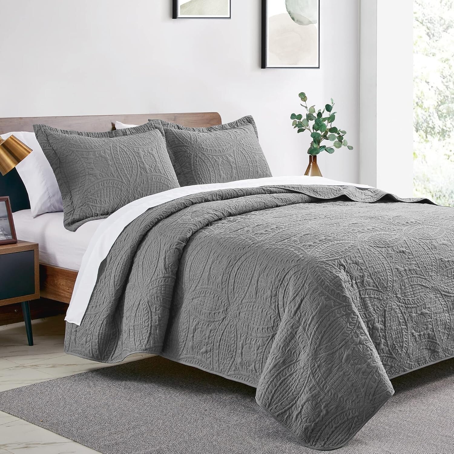 King Size Modern Quilt Set in Grey Coin Pattern - Lightweight 3-Piece Set