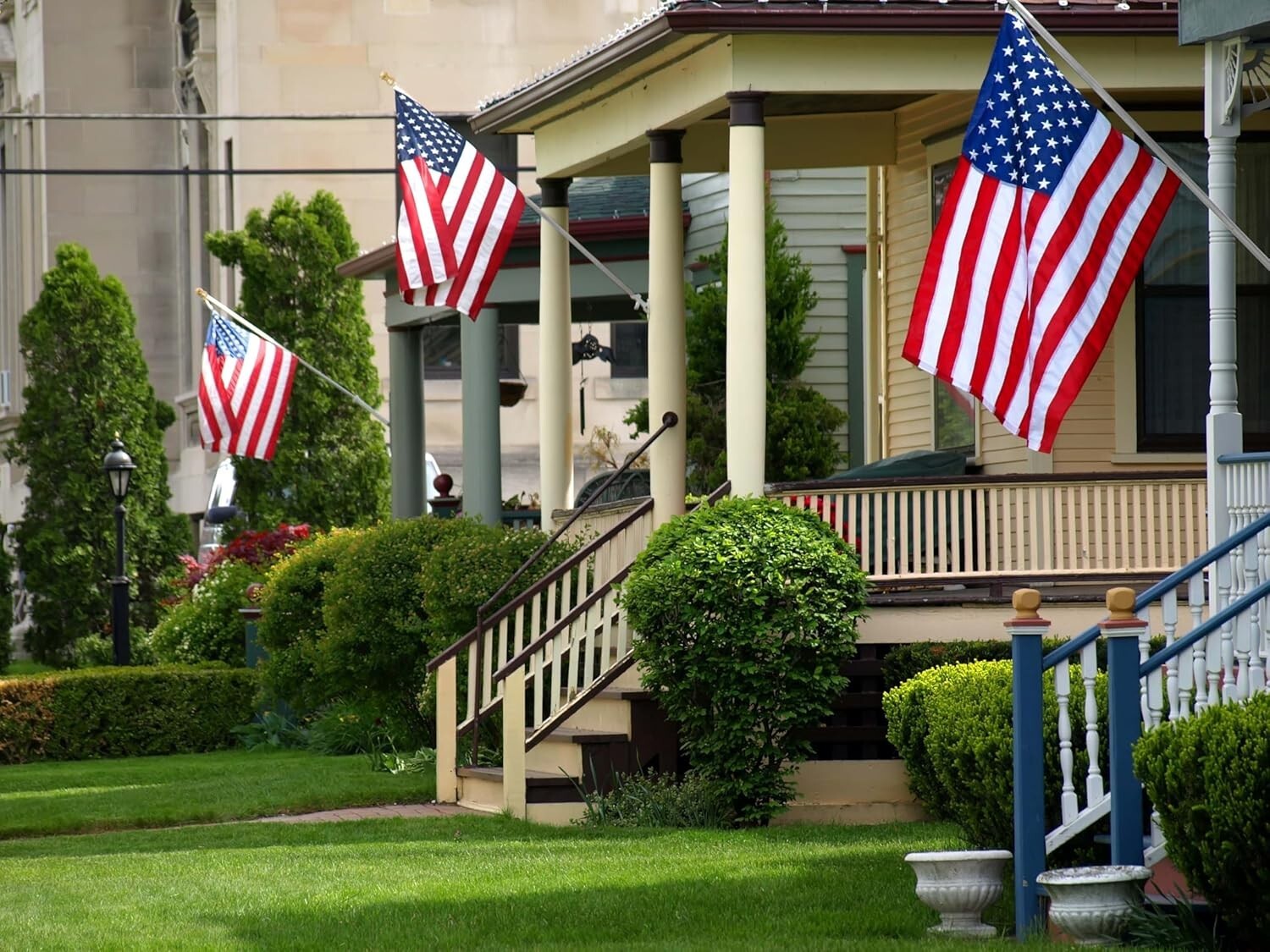 Durable 3x5 NYLON American Flag with Tangle-Free 5' Flag Pole - All Occasion Kit