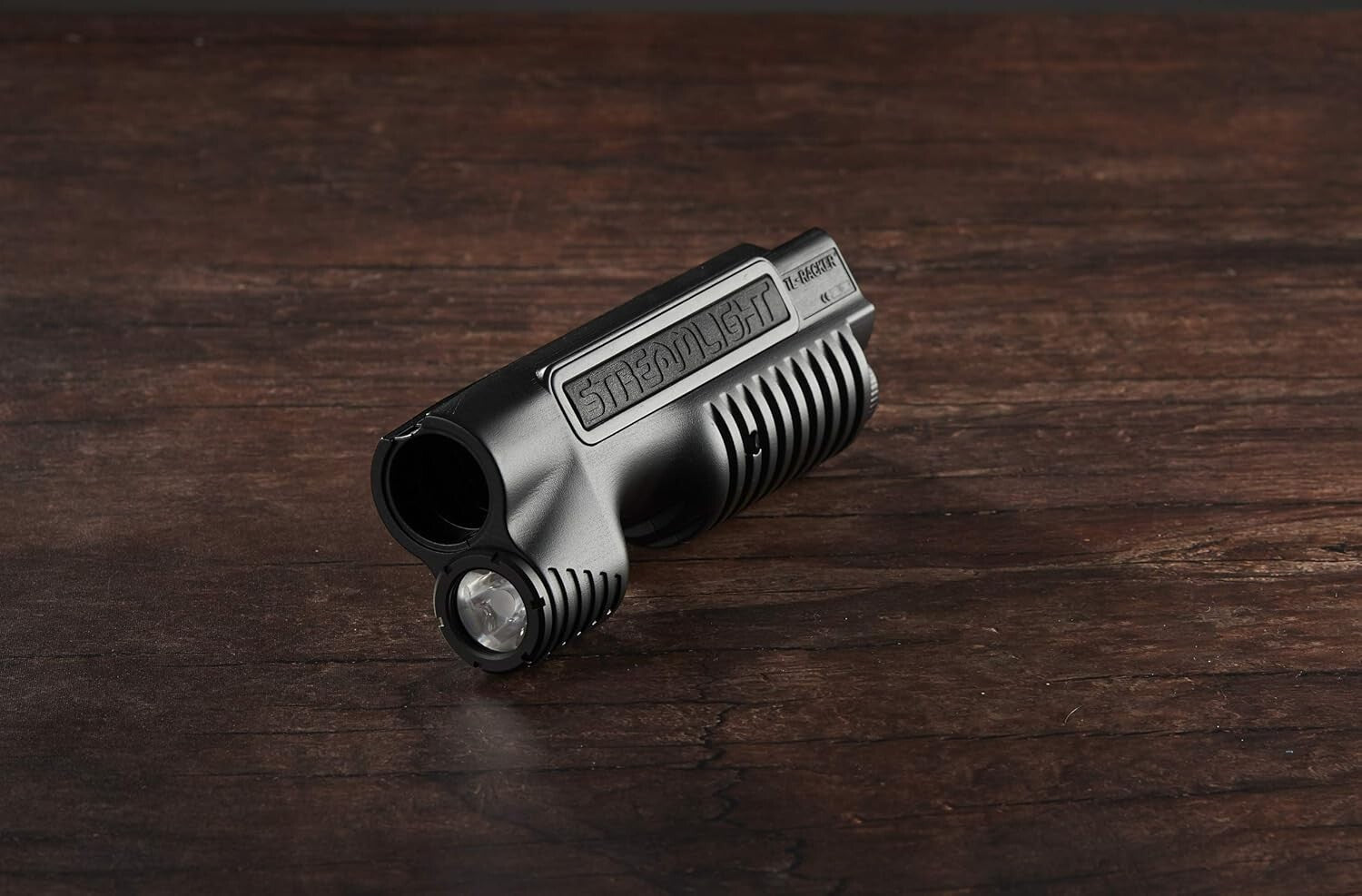 High-Performance TL-Racker Forend Light - 1000 Lumen for Mossberg 12 Gauge