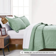 Load image into Gallery viewer, Modern Coin Pattern King Quilt Set - Soft, Durable Bedspread for All Seasons