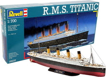 Load image into Gallery viewer, Titanic 1:700 Scale Model Kit - Traditional Design with Textured Hull Features