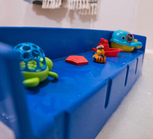 Load image into Gallery viewer, Bathtub Splash Guard Play Shelf - Fun Toy Tray with 10 Suction Cups in Blue