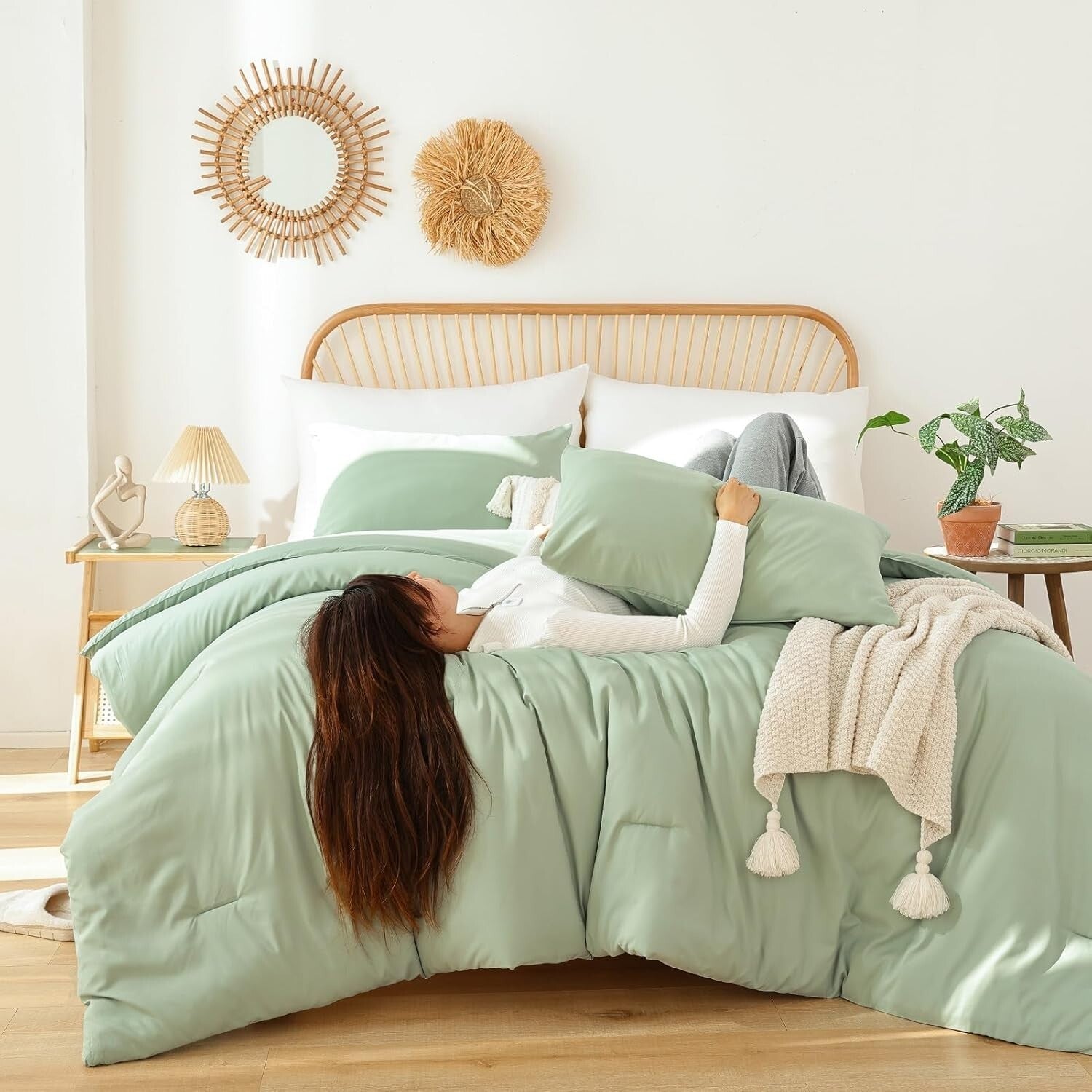 Lightweight Super King Plus Comforter 128x120 - 3 Piece Sage Green Bedding Set
