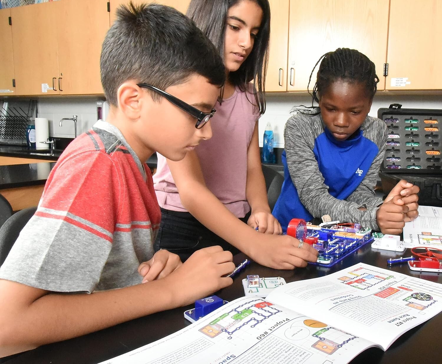 750+ Hands-On Electronic Projects Kit with Teacher Guide - Award Winning
