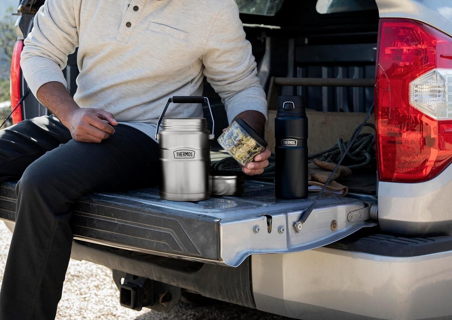 47 Oz. Stainless Steel Vacuum Food Jar with 2 Inserts - Leak-Proof Design