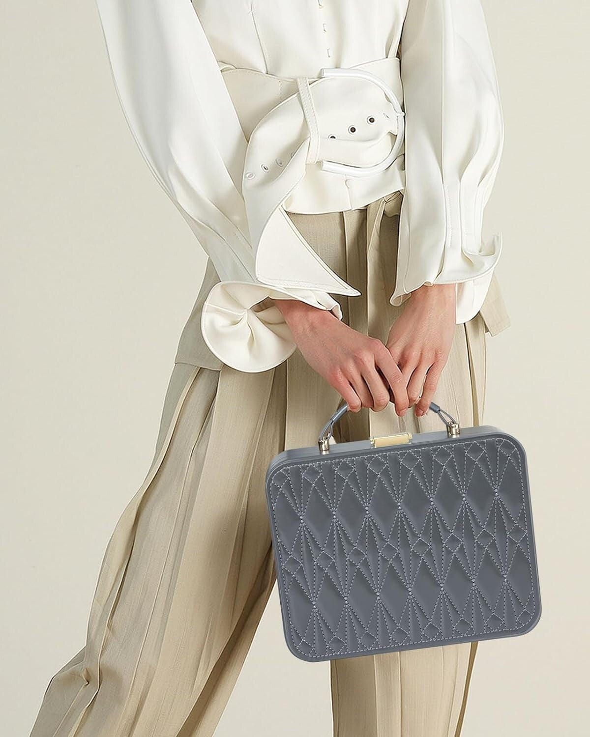 Diamond-Shaped Travel Jewelry Case with Velvet Lining - Stylish Storage Solution