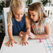 Load image into Gallery viewer, Kid-Friendly Non-Toxic Nail Polish Set – 6 Odorless Gel Polishes for Safe Play