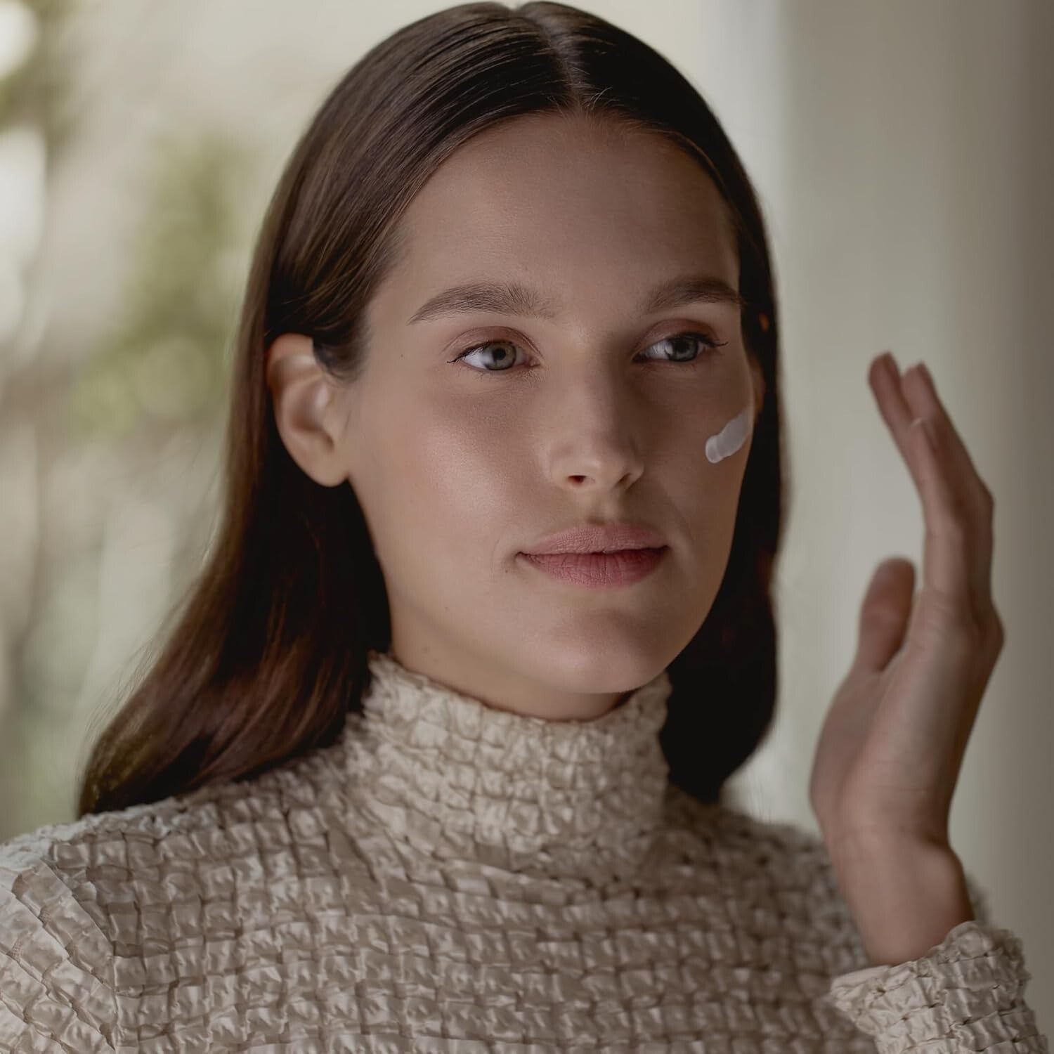 50 mL Essential Moisturizer with Non-Shiny Finish for Beautiful, Resilient Skin